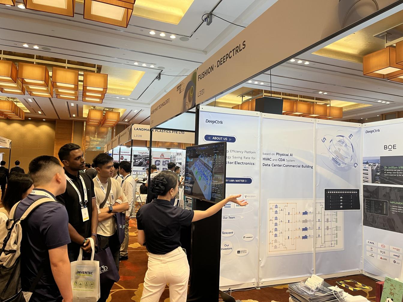 深度智控亮相SEMICON SEA 2025数智化创新驱动半