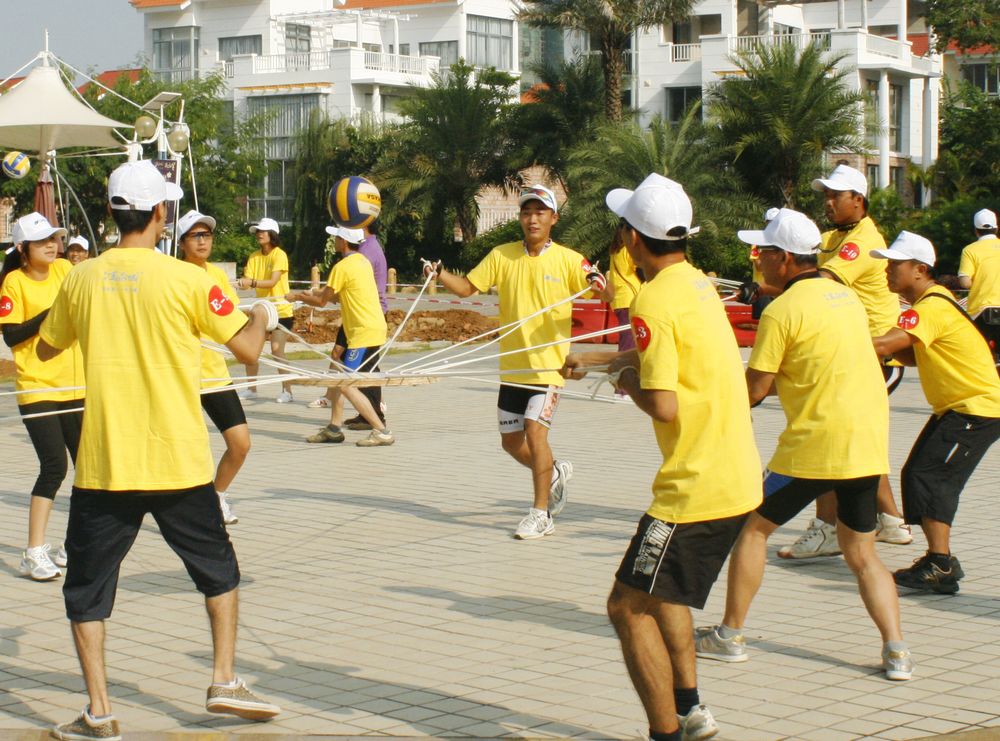 开展“神圪垯畔闹新春 农商团队绽活力”新春团建活动