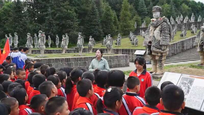 云南共青团以“开学第一课”引领青少年挺膺担当